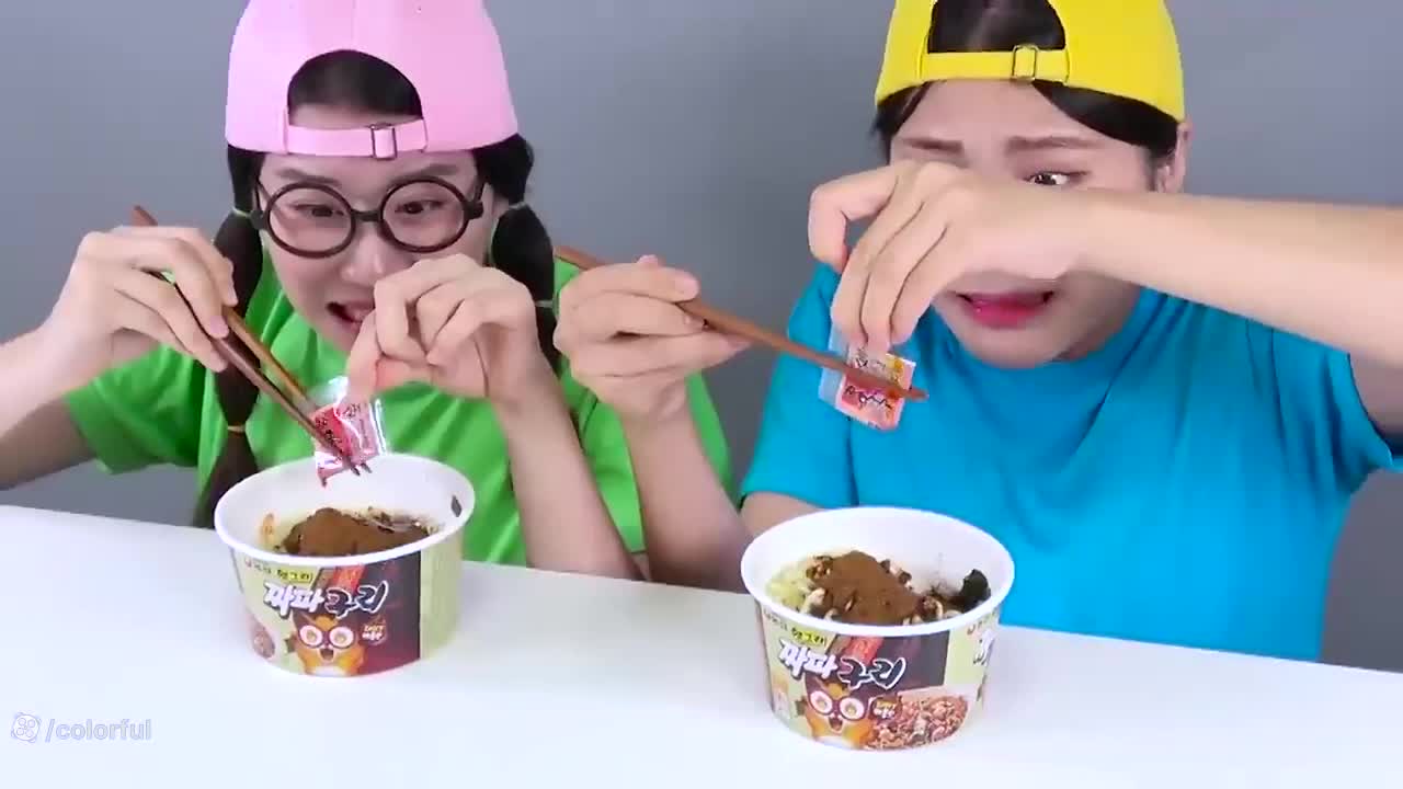 چالش خوردنی مولتی دو: آیا می‌توانید این مایکای گداخته را تمام کنید؟