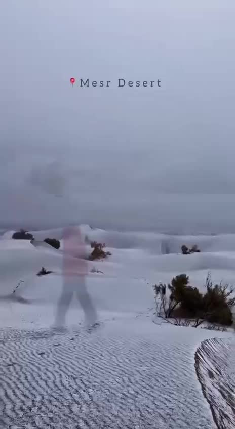   بارش باورنکردنی برف در کویر مصر