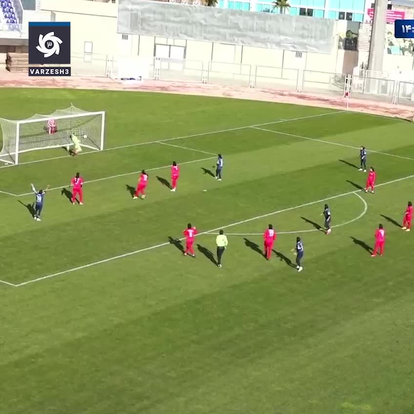   گل تماشایی و زیرطاقی زهرا سربالی در جریان دیدار گل‌گهر برابر پالایش‌گاز ایلام