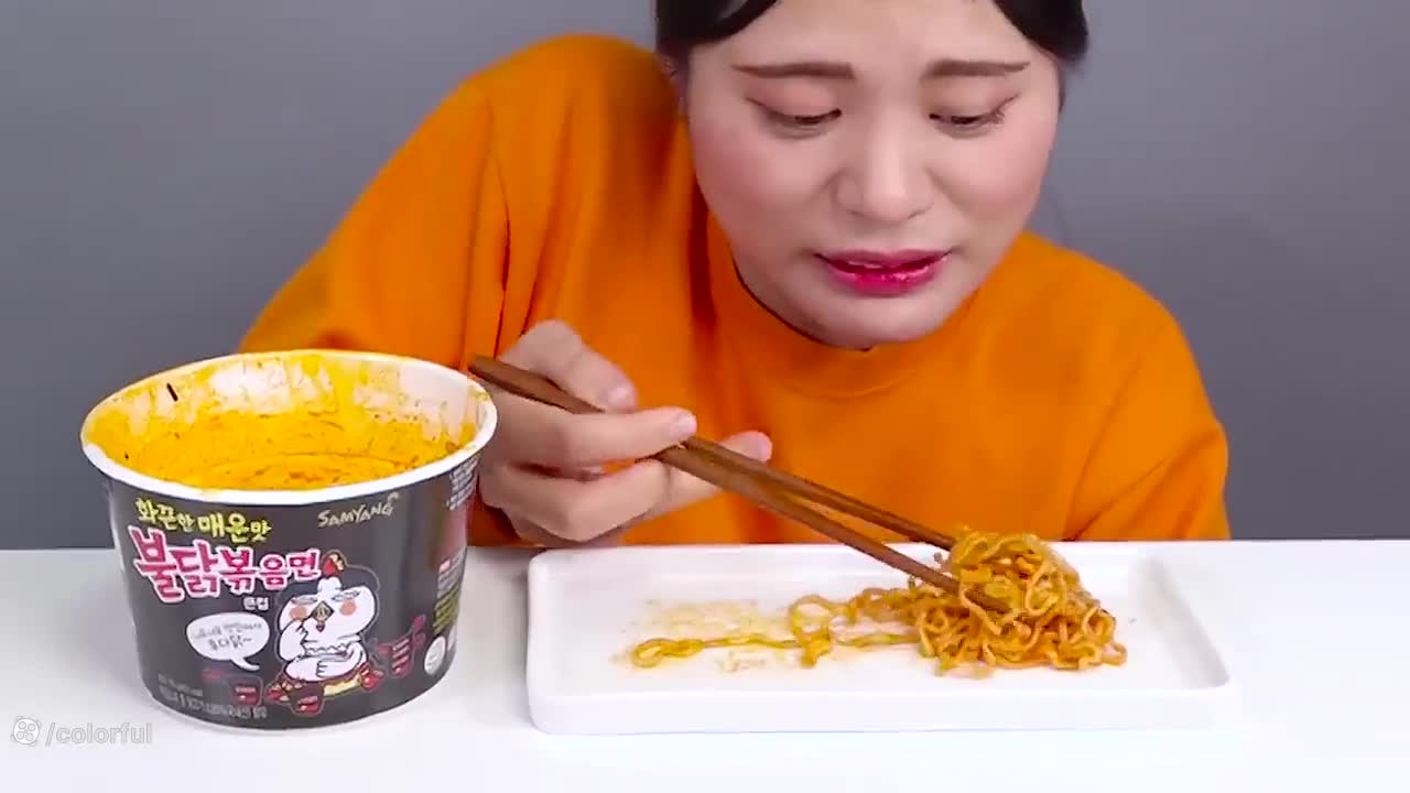 چالش غذایی: آیا می‌توانید از این خوراکی‌های عجیب بگذرید؟