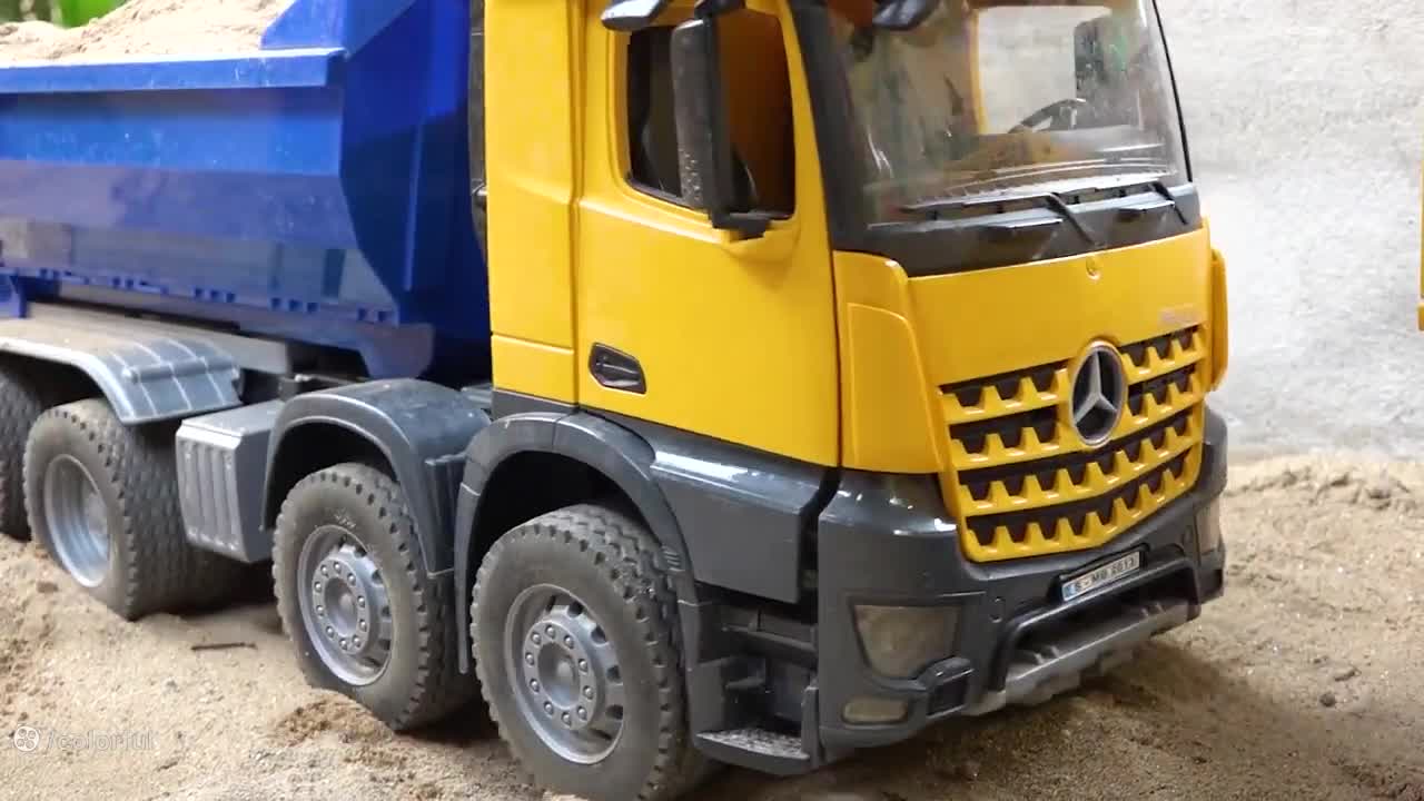 ماجرای هیجان‌انگیز ماشین بازی: ساخت پل برای نجات بچه‌گانه!