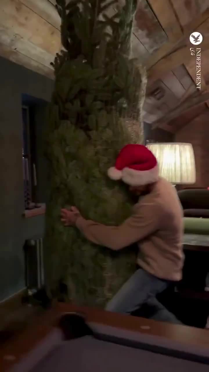   دیوید بکام برای کریسمس اره برقی دست گرفت