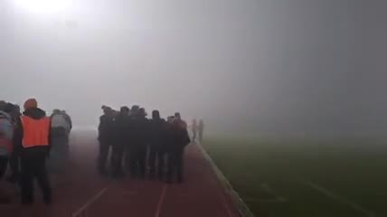   مه شدید دیدار آلومینیوم-ملوان را به تاخیر انداخت!