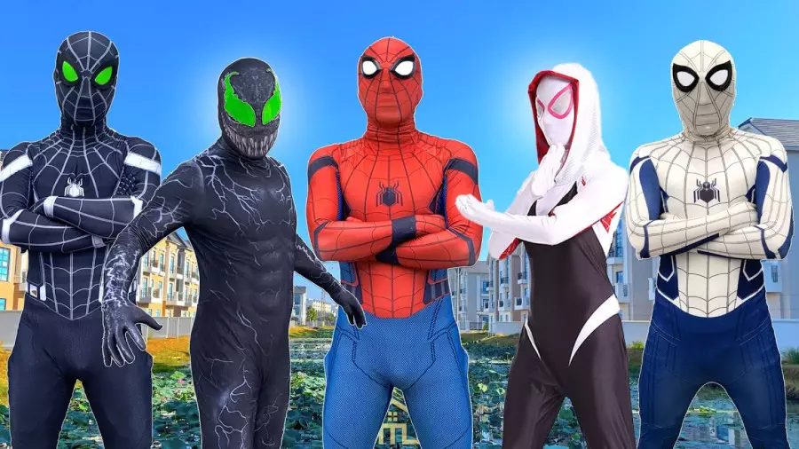 نبرد هیجان‌انگیز مرد عنکبوتی: نجات گروگان‌ها در دنیای قهرمانان!