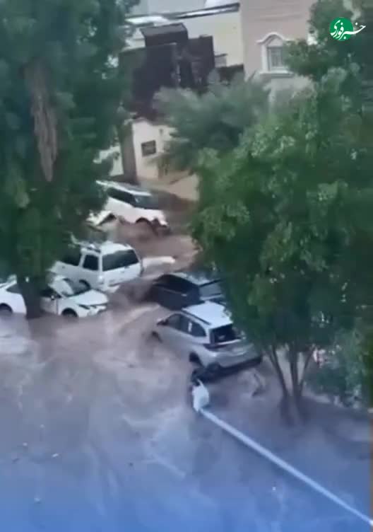   جاری شدن سیلاب در شهر جده عربستان