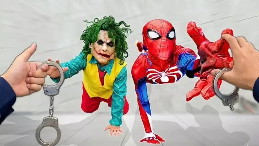 مرد عنکبوتی و اسپایدرمن: نبردی هیجان‌انگیز در دنیای وحشت!