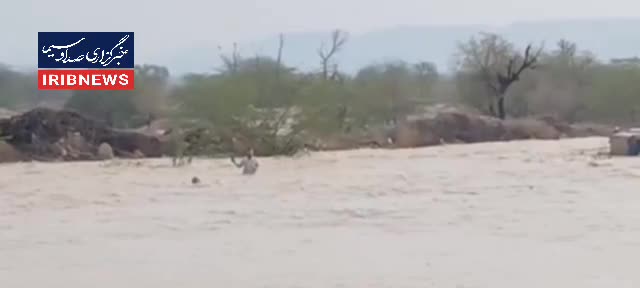   غرق شدن یک خودرو در سیلاب شهرستان پارسیان هرمزگان با یک فوتی