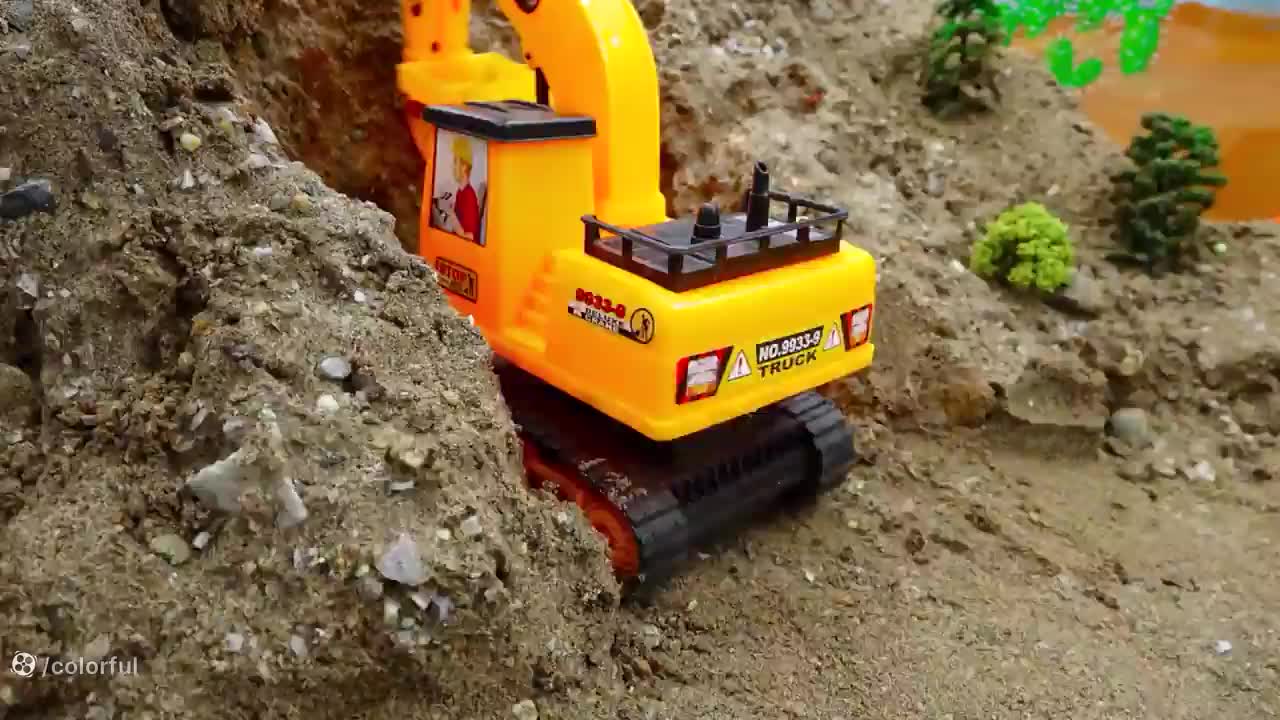 ماشین‌های رنگی و بامزه: دنیای بازی‌های کودکانه با اسباب بازی‌ها