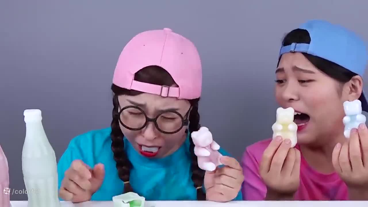 چالش موزیک و خوردنی: آیا Dona و دوستانش نیکلنیپ را شکست می‌دهند؟