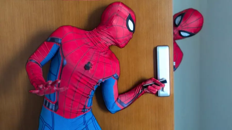 مردان عنکبوتی: چه می‌شود اگر 7 اسپایدرمن در یک خانه زندگی کنند؟