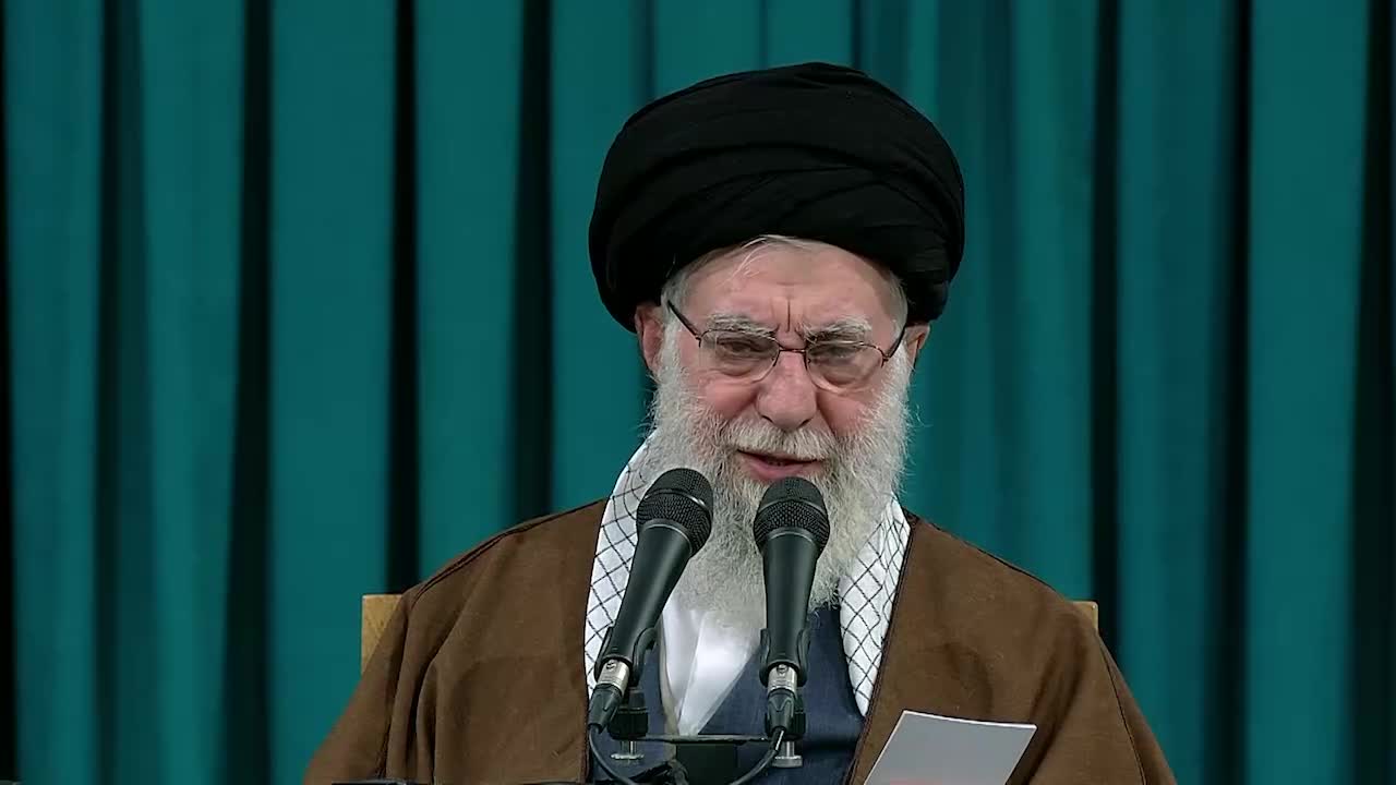   رهبر انقلاب: مدیر و رئیس خانه زن است