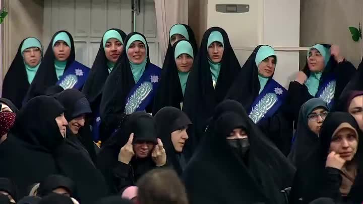   رهبر انقلاب: مهم‌ترین حق و نیاز زن در خانه، محبت همسر است