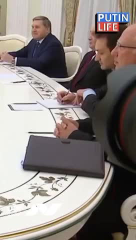   بازدید داماد ترامپ و ویتکاف از نمایشگاه روسیه و ملاقات با پوتین