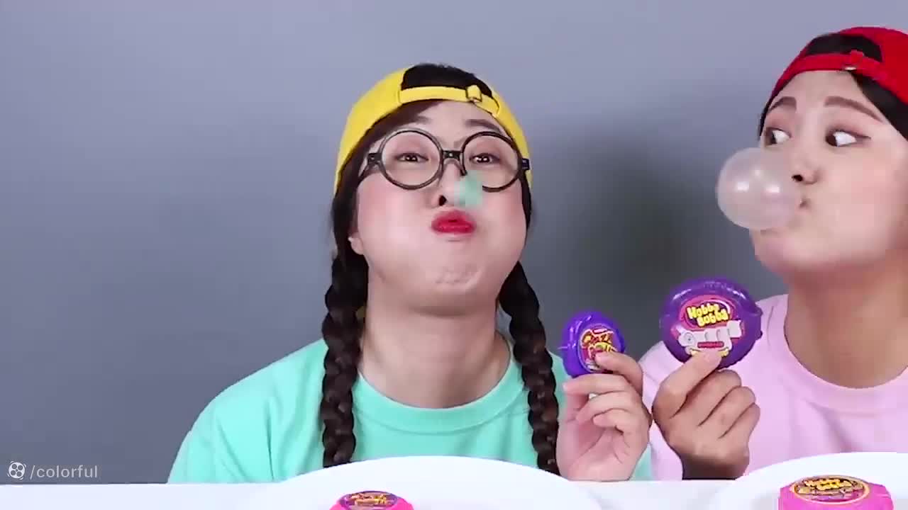 چالش غذایی رنگارنگ: آیا می‌توانید همه رنگ‌ها را امتحان کنید؟