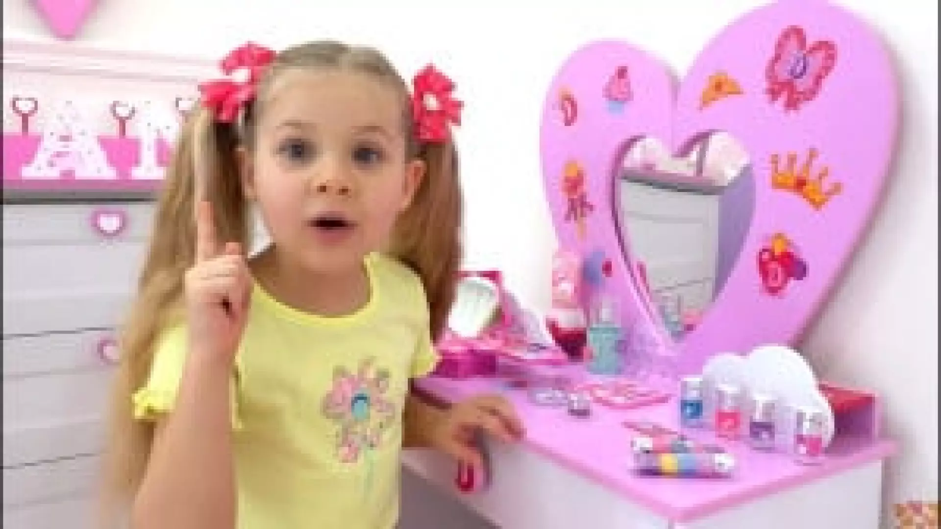 دیانا و توپ جادویی: داستانی خنده‌دار از دنیای کودکانه!