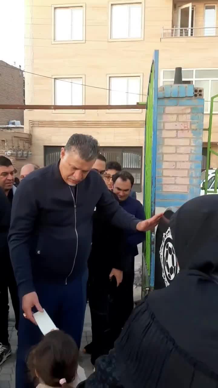   ادای احترام علی دایی به «سردار فوتبال اردبیل»