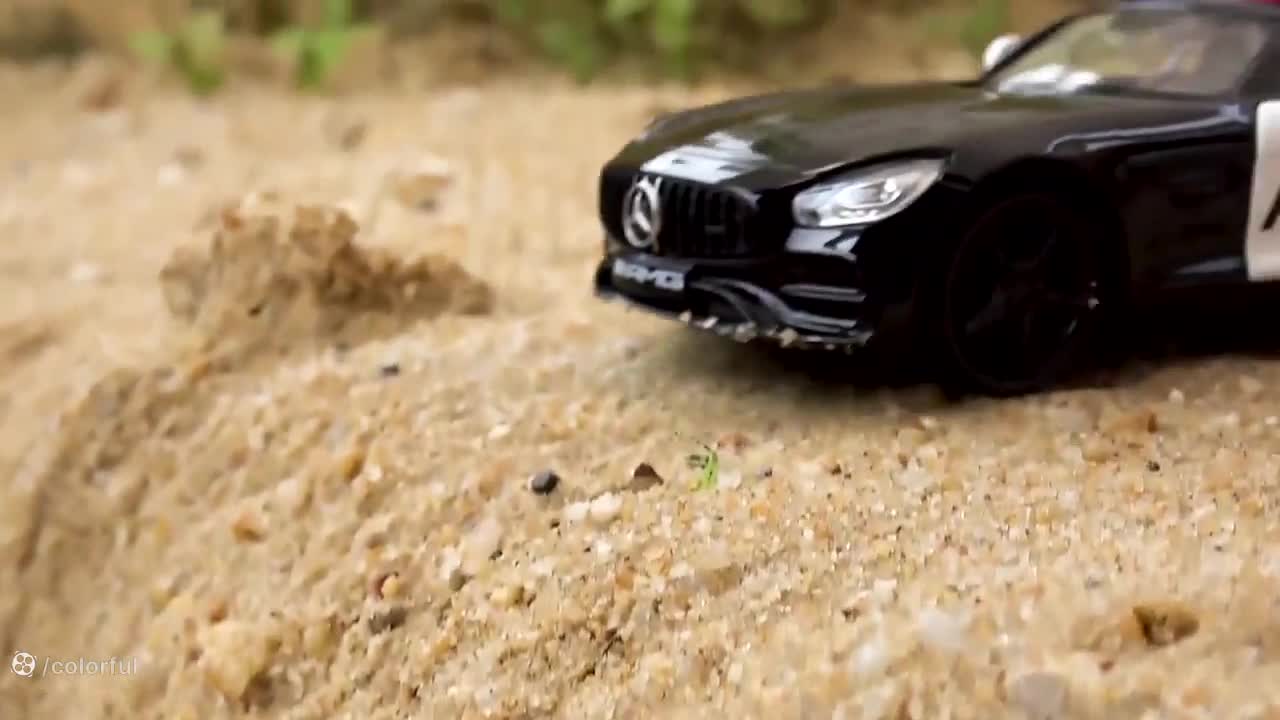 ماجرای ماشین‌های بازی: چه کسی سریع‌تر است؟