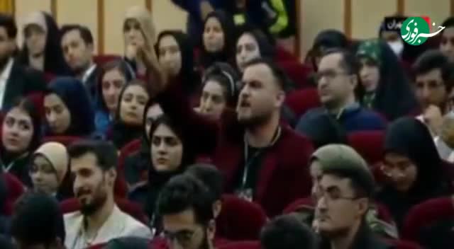   بگو مگوی یک دانشجو با پزشکیان: : چهل و هفت سال در این مملکت...