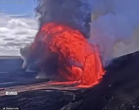   فوران تماشایی مواد مذاب در جزیره هاوایی