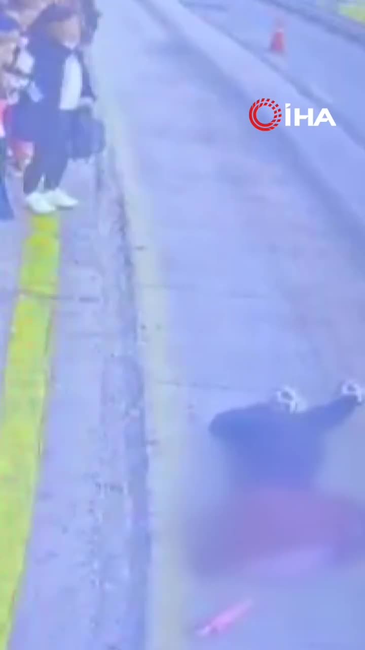   بیهوش شدن دختر نوجوان در ایستگاه؛ سقوط به مسیر متروبوس و برخورد دلخراش