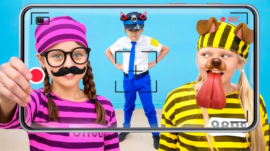 چالش دزد و پلیس: بازی‌های هیجان‌انگیز ایوا و دوستانش!