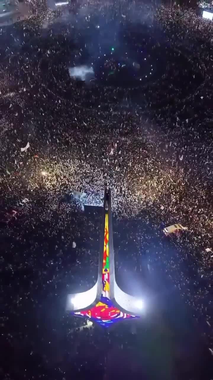   جشن سقوط بشار اسد در میدان امویین دمشق