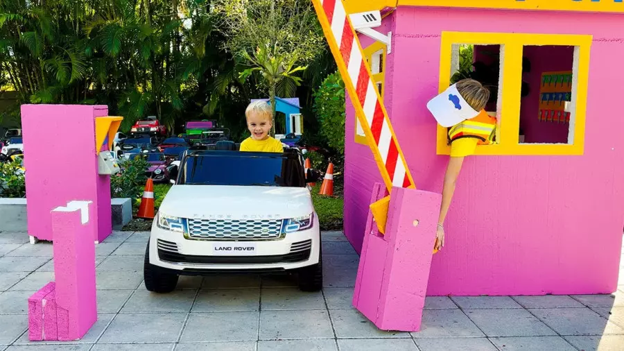 ولاد و نیکی: جشن تولد شگفت‌انگیز با بازی‌های هیجان‌انگیز!