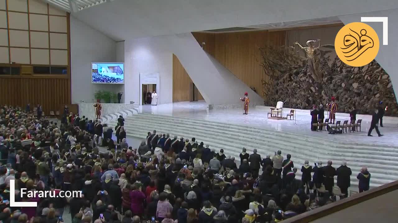  لغزش پای پاپ فرانسیس به دلیل شکستن ناگهانی عصا