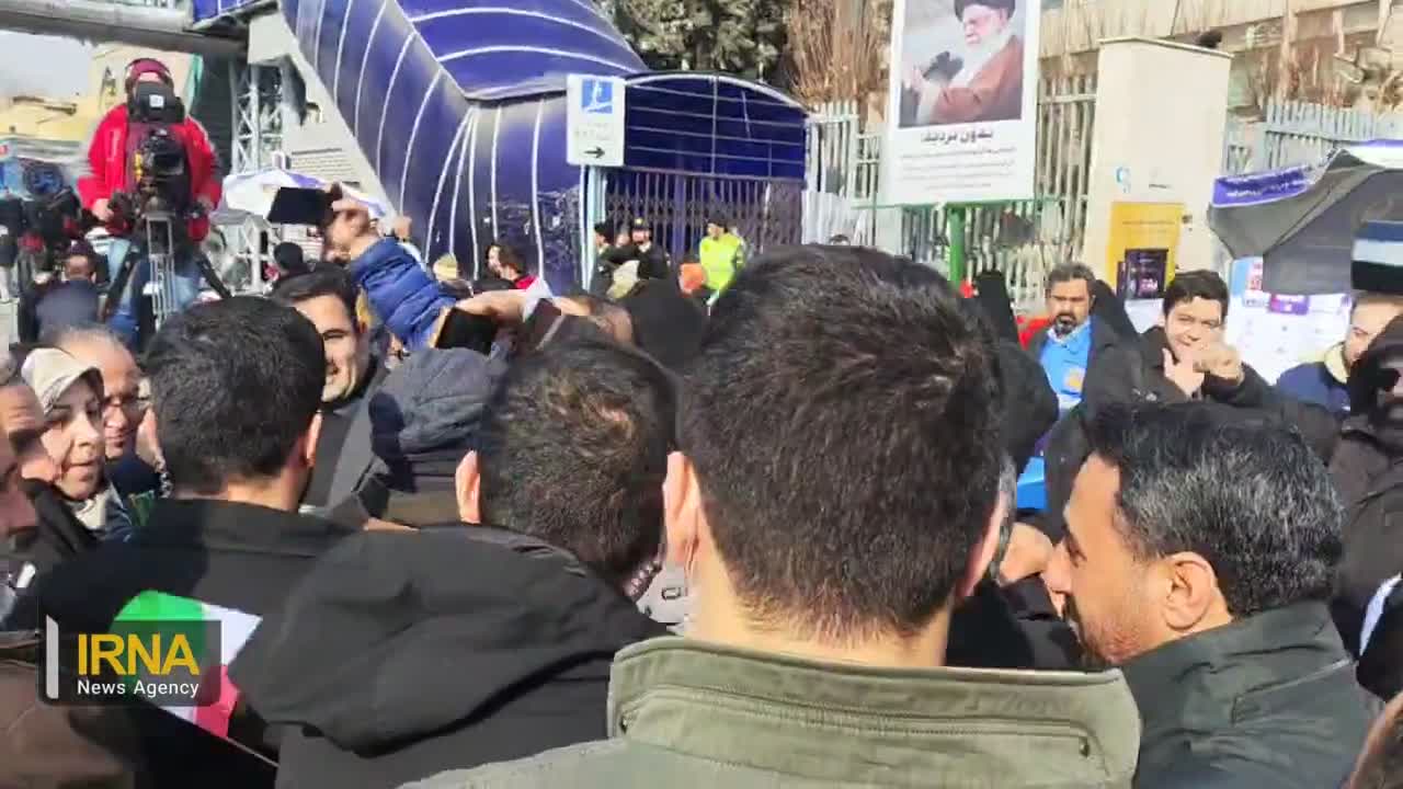   حضور سردار حاجی‌زاده در جشن پیروزی انقلاب اسلامی در تهران