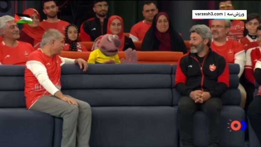 هدیه تعجب برانگیز جناب خان به میهمان برنامه بازیکن پرسپولیس