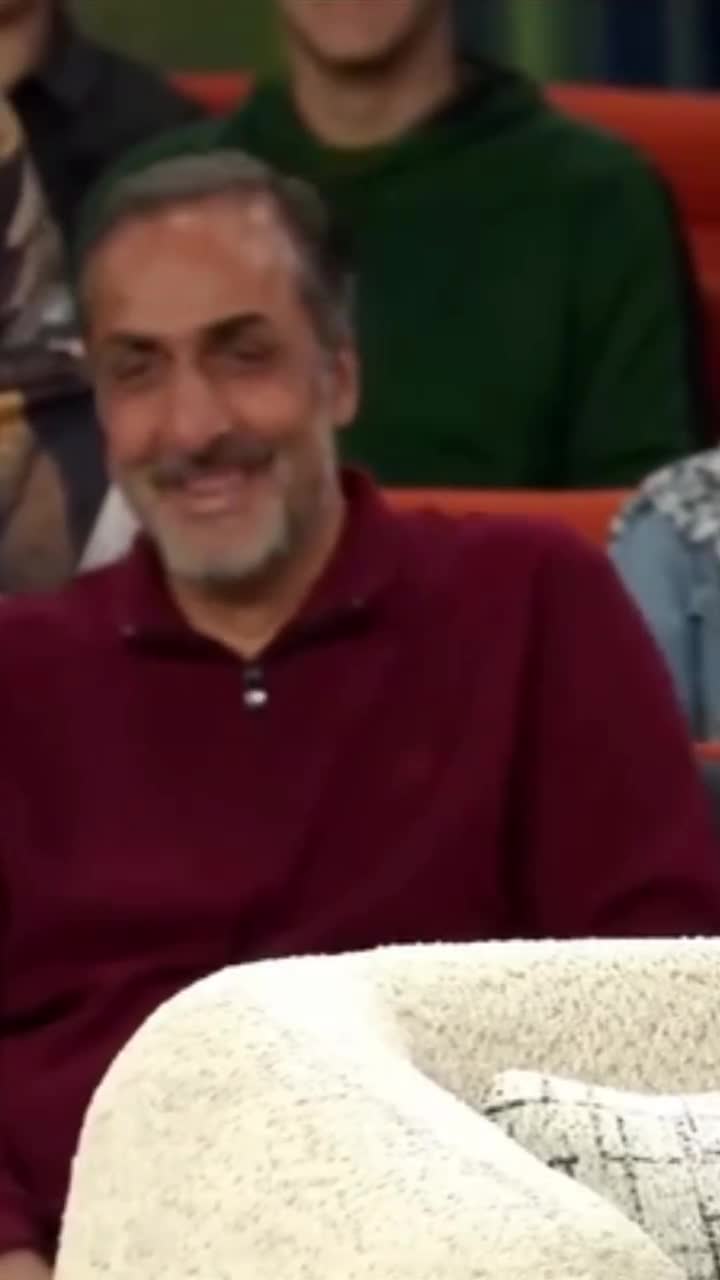   شباهت عجیب یک تماشاگر به امیر مهدی ژوله در برنامه محسن کیایی