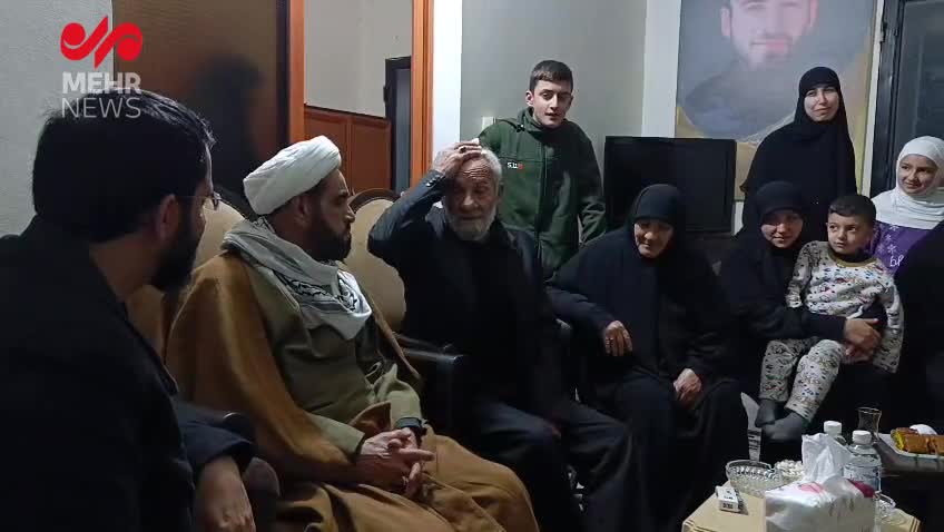   رسیدن انگشتر رهبر انقلاب به خانواده شهید لبنانی