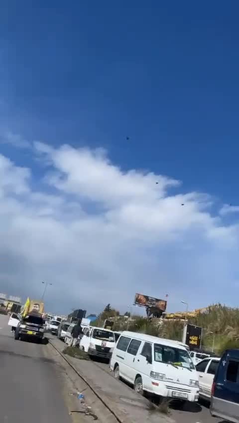   مانور هواپیماهای اسرائیلی در ارتفاع کم بر فراز بیروت همزمان با مراسم تشییع