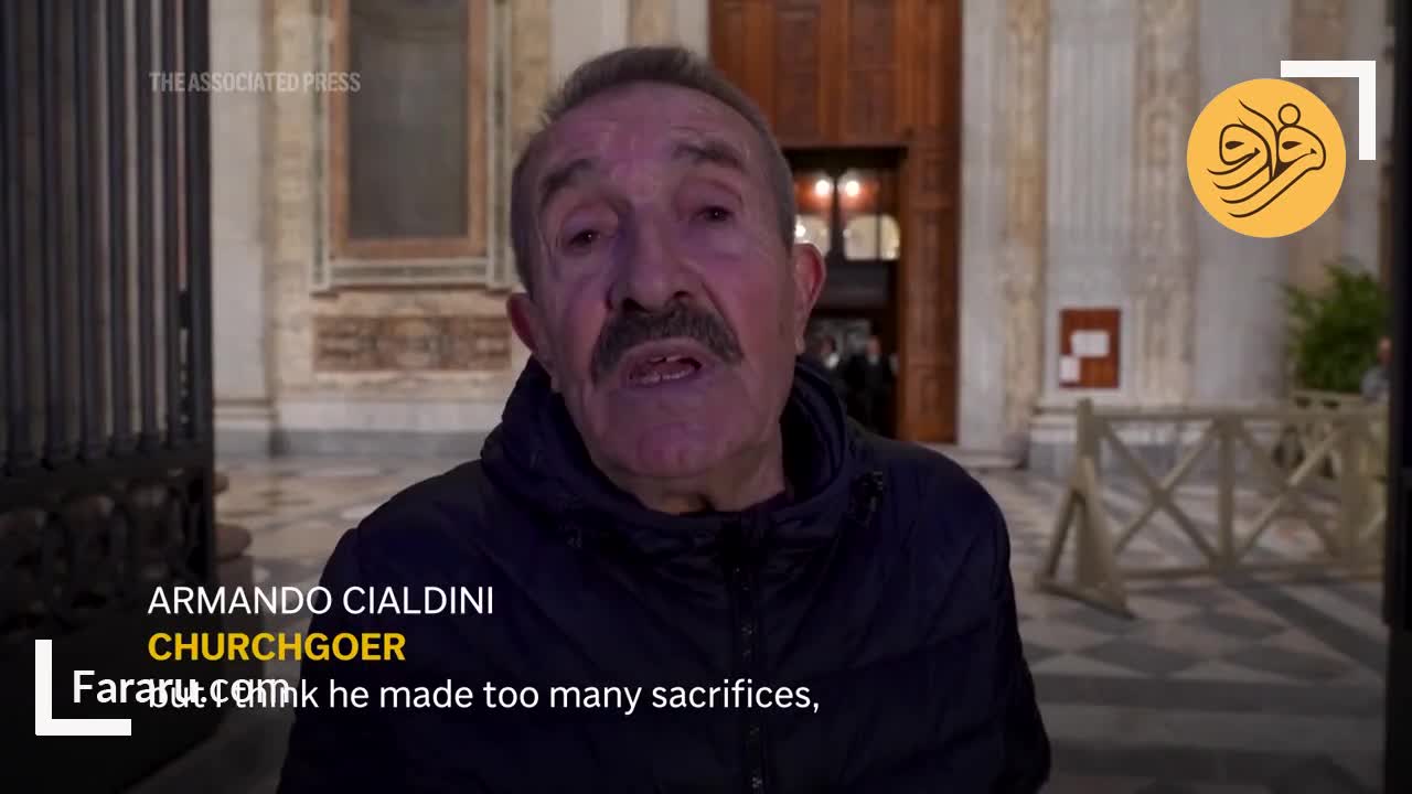  بادکنک و دعا برای سلامتی پاپ در محوطه بیمارستان رم