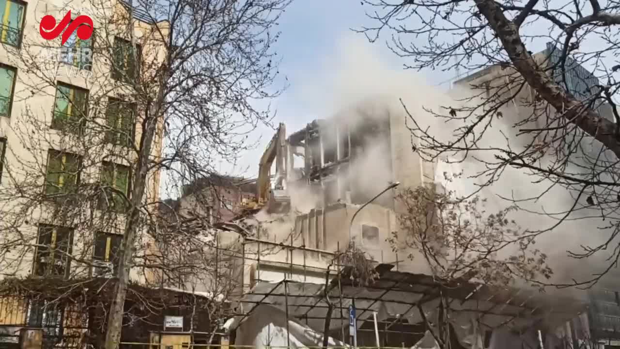   تخریب جالب ساختمان فرسوده در خیابان سمیه تهران