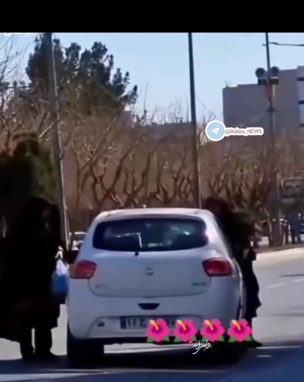   اقدام عجیب راننده تیبا، پارک خودرو وسط خیابان!
