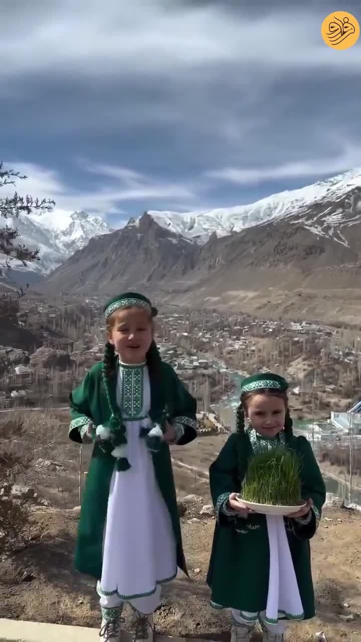  تبریک نوروزی دو کودک پارسی‌گوی اهل کشمیر