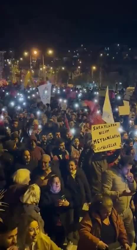   سومین شب تظاهرات گسترده مخالفان  اردوغان در شهرهای ترکیه