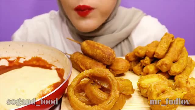 غذا خوردن جلوی دوربین