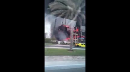   اولین تصاویر از آتش سوزی شدید در ابوظبی