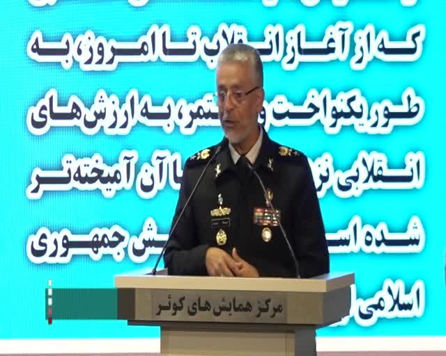   امیر دریادار سیاری: دشمنان ایران بدانند آزموده را آزمودن خطاست