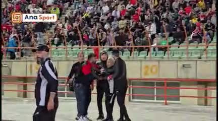   بد شدن حال یکی از اعضای تدارکات باشگاه پرسپولیس در اثر برخورد توپ به صورتش