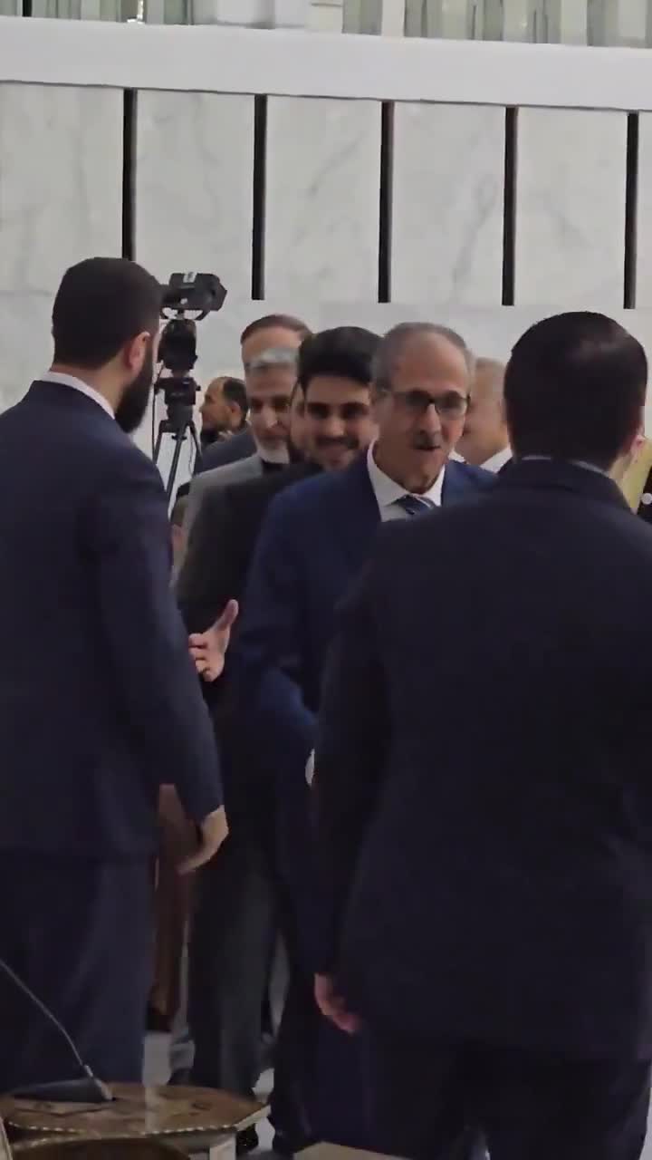   حضور پدر احمد الشرع در مراسم عید فطر