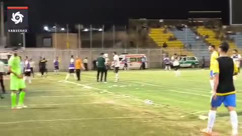   اتفاق عجیب در لیگ یک؛ داور زمین را ترک کرد!