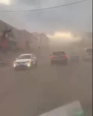   وزش باد شدید ژانگجیاکو در چین