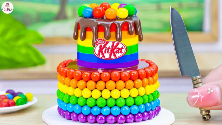 آشپزی مینیاتوری: مینی کیک رنگین کمانی دوطبقه KITKAT مینیاتوری!