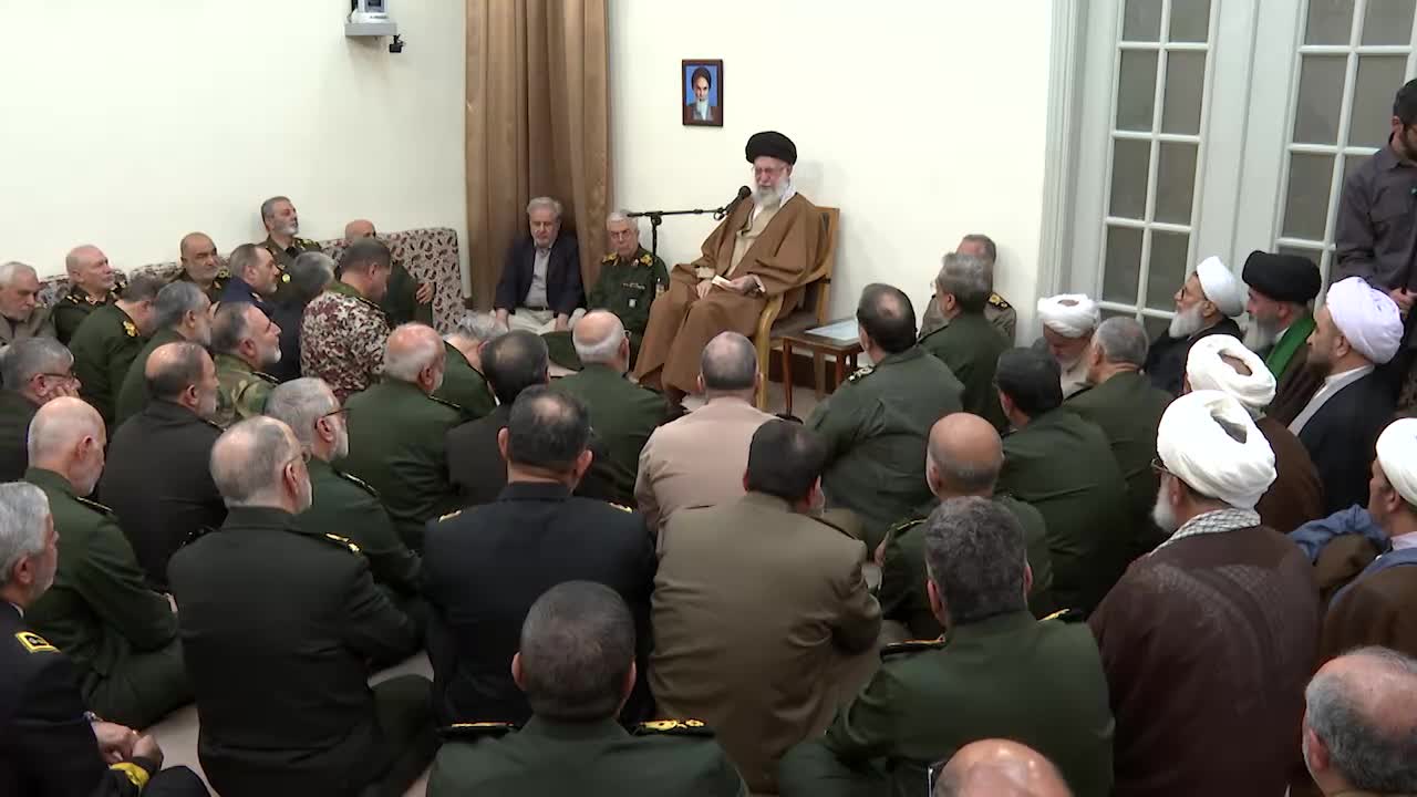   رهبر انقلاب: دشمن از پیشرفت‌های جمهوری اسلامی کلافه و عصبی است