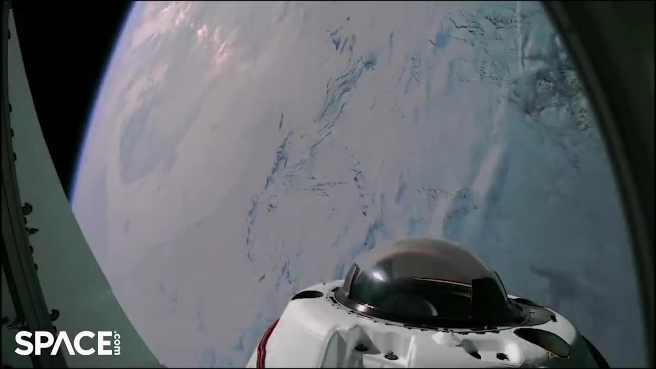 نخستین تصاویر ماموریت فضایی «فرم۲» از قطب‌های زمین