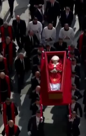   انتقال جسد پاپ به کلیسای واتیکان