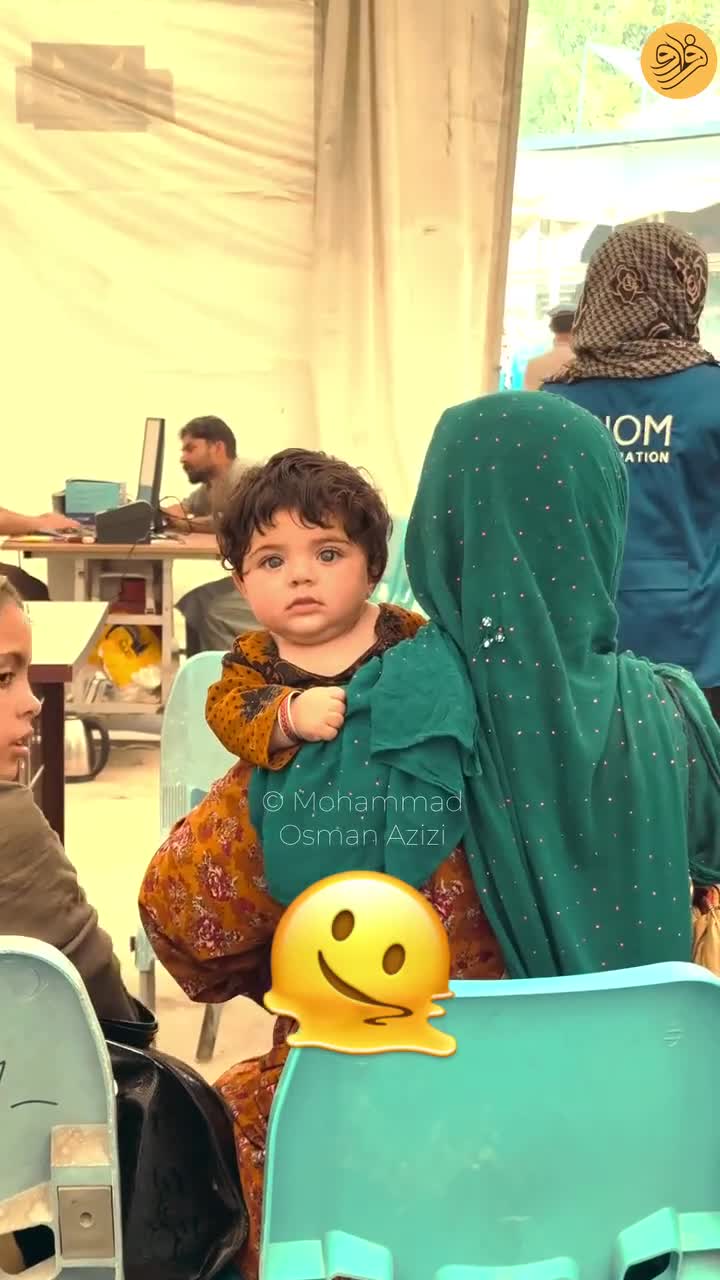 ببینید؛ لبخند شیرین این دختربچه در بحبوحه اخراج اجباری پربازدید شد